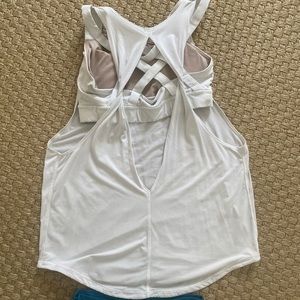 Lululemon twist tank with built In Sports Bra